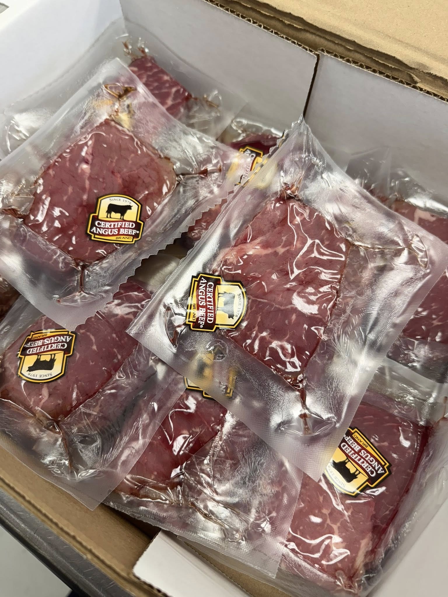 Vacuum-sealed tip sirloins